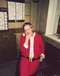 Billede af Teitur i julemandskostume