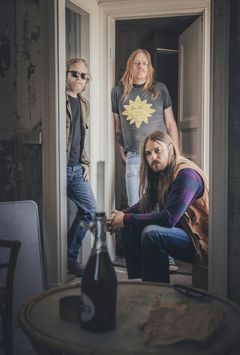 Pressefoto af Graveyard