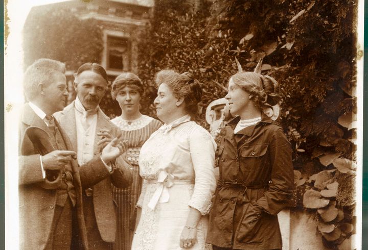 Margaret Hamerik i selskab med Carl Nielsen, Carl Bretton-Meyer, Gerda Hamerik og Irmelin Møller på Fuglsang, 1912