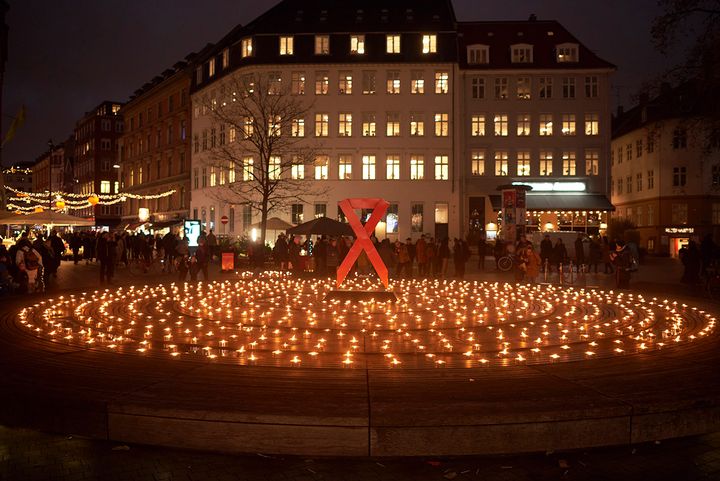 I 1988 besluttede Verdenssundhedsorganisationen WHO at gøre den 1. december til World AIDS Day. Dagen er siden blevet en af de mest kendte internationale mærkedage.