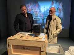 Museumschef fra Frihedsmuseet David Høyer og Morten Becker Saul, der er efterkommer efter modstandsmanden Preben Holger Larsen