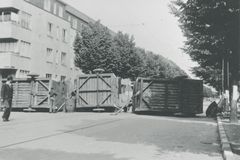 Barrikade tværs over Borups Allé