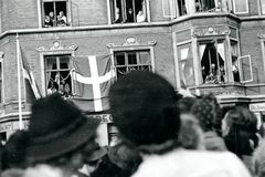 Glæde på Åboulevarden befrielsen. Foto: Frihedsmuseet