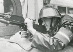 Modstandsmand i Odense med rekylgevær. Foto: Frihedsmuseet
