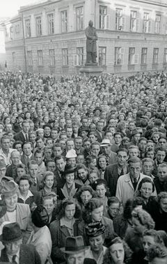 Englænderne fejres i Odense i befrielsesdagene. Foto: Frihedsmuseet