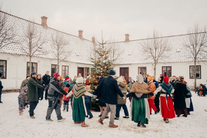 Vores smukke herregård trylles om til et levende julelandskab, når vi holder jul på Frilandsmuseet