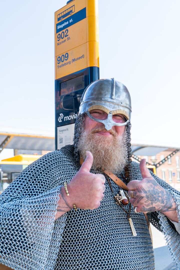 Viking ved bustoppestedet