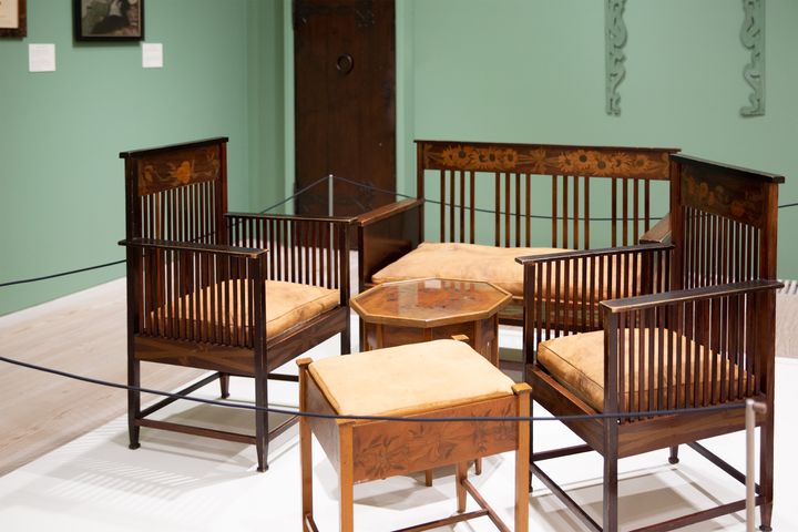 Marie Krøyer-designede møbler, som Nationalmuseet overdrager til Skagens Kunstmuseer. Foto: Skagens Kunstmuseer.