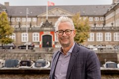 Direktør Rane Willerslev foran Nationalmuseet.