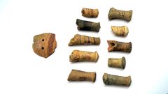Rangle fragmenter. Foto: John Fhær Engedal Nissen, Nationalmuseet.