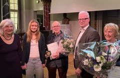 Fra venstre: Susse Westerby fra Fondets bestyrelse, barnebarn Olivia, prismodtager Per Ole Rindel, direktør på Nationalmuseet Rane Willerslev og prismodtager Henriette Lyngstrøm.
