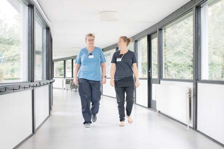 Den smukke buegang på Sclerosehospitalet i Haslev, der blev grundlagt i 1960