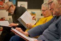 Nyt initiativ skal gøre det muligt for ældre med sclerose, parkinson eller følger efter hjerneskade at mødes over litteratur