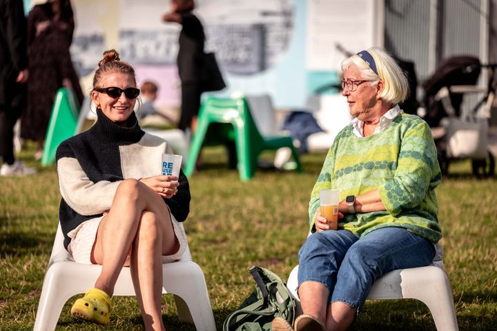 Aarhus Festuge har siden 1965 udmærket sig ved at være et stort mødested på tværs af generationer. Til sit 60 års jubilæum udforsker Festugen tiden, vi deler sammen.