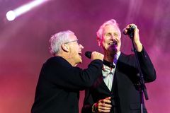 Foto af Thomas Helmig og Steffen Brandt til Festugens jubilæumskoncert 'Aarhus Forbindelser – Lyden af Festugen gennem 60 år'.