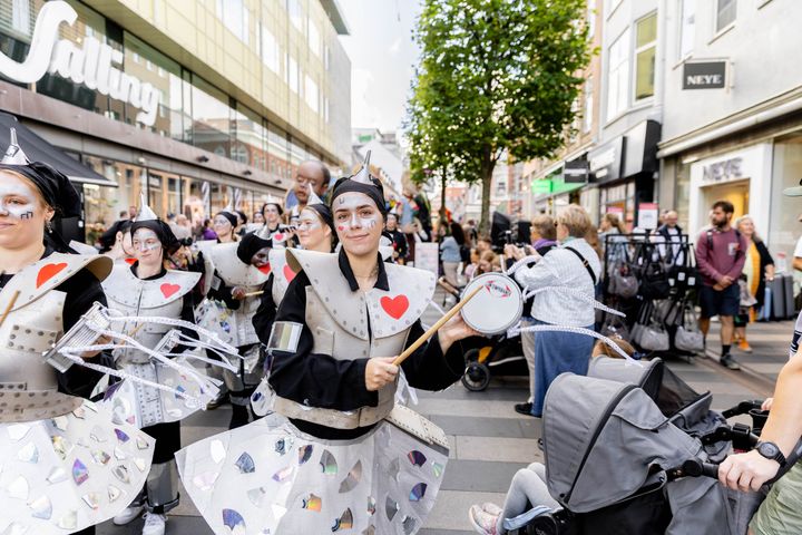 Ikke mindre end fire forskellige parader fylder Aarhus med liv, farver og fest, når 'Hele Aarhus Fejrer' indtager byen.