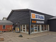 STARK udvidede i foråret sin forretning i Rønne med ny drive-in-hal og større udeareal. I alt blev forretningen 4000 kvadratmeter større.