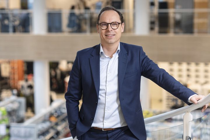 Troels Vibholm, CFO i STARK Danmark A/S, præsenterer et årsregnskab med vækst på både top- og bundlinje drevet af målrettede investeringer og stærkt samarbejde med kunder og leverandører.