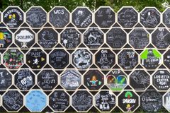 De +300 teams af frivillige bliver hyldet på STARKs Wall of Smukcrew