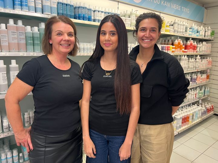 Fra venstre: Store Manager Lotte Grønberg, Sham Omar Mahmoud & Nina Maegaard Sharar