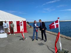 Snoren klippes som markering på det nye ejerskab af Hanstholm Havn Af Niels Jørgen Pedersen, borgmester i Thisted Kommune, og Rune D. Rasmussen, CEO hos ADP.