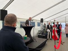 Klaus Andersen, adm. direktør i Fredericia Shipping, holdt hans indvielsestale og kunne berette om containeraktivitetens udvikling på Fredericia Havn siden 1998.