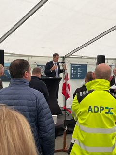 Niels Flemming Hansen, MEP(KF), var i dagens anledning kommet til Fredericia Havn for at markere indvielsen af den nye containerterminal.