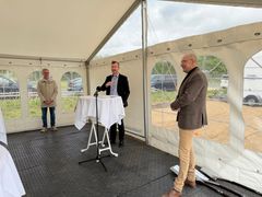 Først holdt Christian Herskind, bestyrelsesformand for ADP og Taulov Dry Port, tale, herefter talte hhv. Peder Tind, borgmester Fredericia Kommune, og Jørn From, adm. direktør C.C. Contractor.