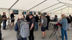 Der var mulighed for at kigge på planerne for havneudvidelsen på plancherne, der var hængt op i teltet.