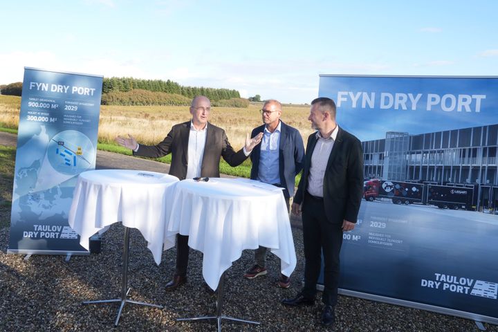 Offentliggørelse af udviklingsaftalen for Fyn Dry Port. Christian Herskind (tv), Anders Møllegård (m) og Peder Tind (th)