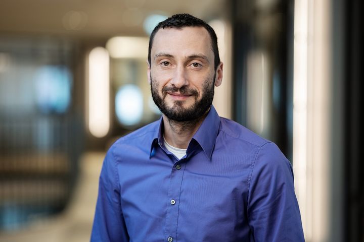 For Samer Ali Farhat er ordentlighed og det at hjælpe andre centrum: der skal være styr på økonomien og fokus på at få det bedste frem i medarbejderne.