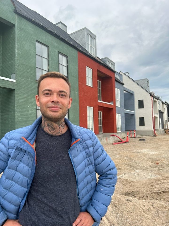 Tobias Faurholt, byggeleder hos Dansk Boligbyg, skal hjælpe med at færdiggøre boligbyggeriet på Nordre Havnekaj i Kerteminde, hvor Dansk Boligbyg opfører 52 lejeboliger og 18 ejerboliger for Milestone Development Group. Billedet kan frit benyttes ved omtale af navnenyheden.