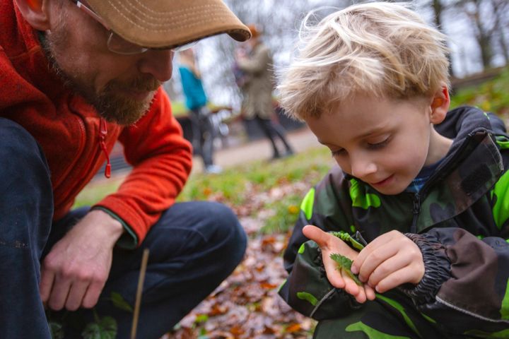 Forskere%20fra%20Statens%20Naturhistoriske%20Museum%20inviterer%20borgere%20til%20at%20hj%E6lpe%20med%20dataindsamlingen%20via%20billedgenkendelsesappen%20Arter.dk.