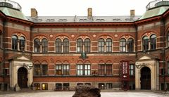 Statens Naturhistoriske Museum på Øster Voldgade set ude fra.