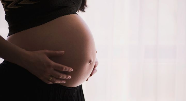 ”Vi fandt ingen øget risiko for misdannelser hos børn af mødre, som havde fået Covid-19-vaccination eller infektion i første trimester,” siger forsker bag nyt studie.
