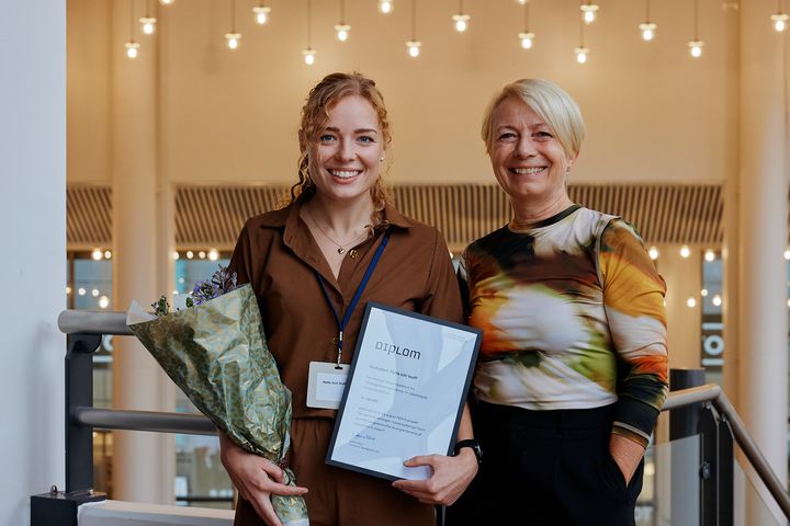 Mette Juhl Wulff og Susanne Kleist (formand for Tandlægeforeningen)