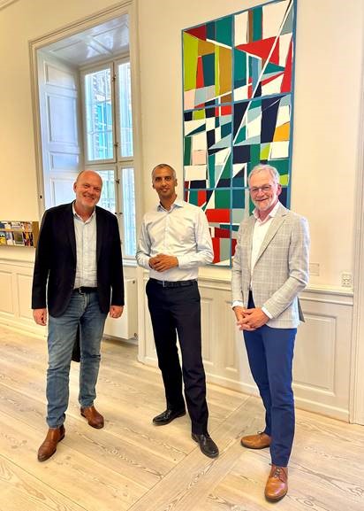 Borgmester Jørgen Popp Petersen fra Tønder og borgmesterkollega Mads Skau fra Haderslev fik foretræde hos Børne- og Undervisningsminister Mattias Tesfaye.