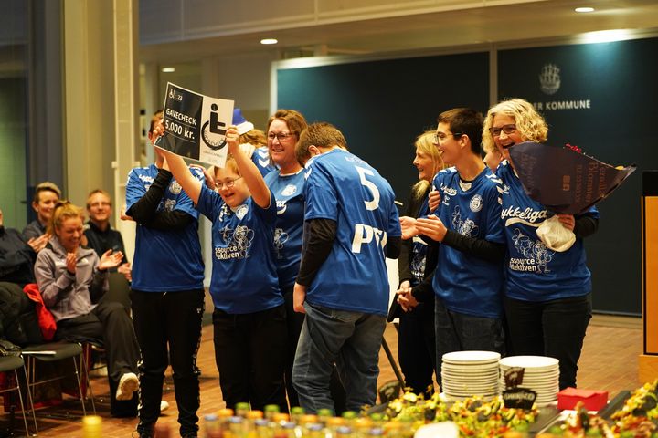 Vinderne sidste år var Bluefighters fra Toftlund HÅndboldklub (Lykkeliga)