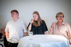 Unge faglærte talenter fejres på Museum Wegner i Tønder med gæster, der inkluderer familie og venner.