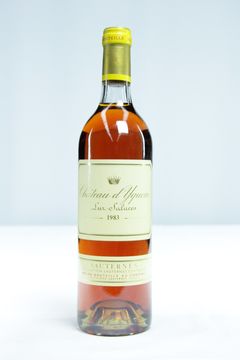 Chateau d'Uquem, 1966, Lur -Saluces Sauterne, Frankrig, lot 10