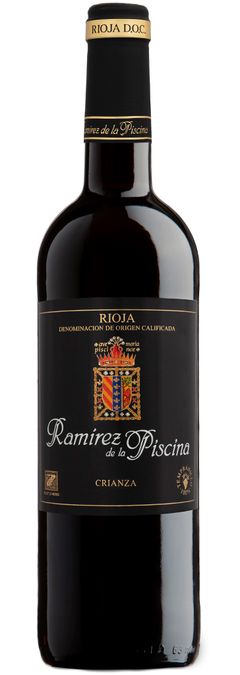 Ramirez de la Piscina - Rioja Crianza, er en fortryllende rødvin fra Spanien, der vil tage dig med på en sensorisk rejse. Denne vin kommer fra det berømte vindistrikt Rioja og er lavet af 100% Tempranillo-druer, der er kendt for deres kvalitet og karakter.