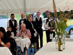 Nakskov Almene Boligselskab har gennem otte årtier været med til at sikre gode og betalbare boliger i byen. Jubilæet blev fejret med en stor sankhansfest, hvor 200 bebeore deltog. Foto: Boligkontoert Danmark
