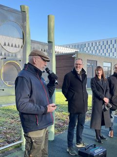 Mere end 100 gåglade borgere var mødt op, da Koldings nye hjertesti blev indviet den 20. januar. Blandt andre holdt formand for Hjerteforeningens lokalafdeling i Kolding, Knud Bisgaard og borgmester Jakob Ville taler ved indvielsen. Foto: Boligkontoret Danmark