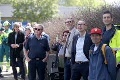 Formand for Boligselskabet Kolding Bjarne Olsen, borgmester Jakob Ville og direktør i Boligkontoret Danmark Lars Lehmann. Foto: Tor Stenstrop/Almen Info Media