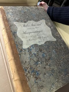 Ropewalk er et samarbejde mellem Rigsarkivet og Dansk Meteorologisk Institut, der høster data fra 31.000 digitaliserede skibsjournaler til fremtidens klimaforskning. Projektet er støttet af A.P. Møller Fonden. Her ses skibsjournalen for Krondprinsessen.