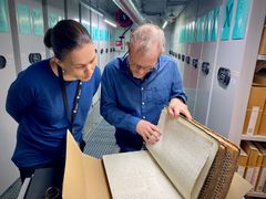 Kaptajner på de danske skibe var forpligtet til at føre logbøger og skibsjournaler på deres rejser og skulle registrere alt, der foregik om bord, samt de konkrete vejrforhold. Søfolkenes optegnelser indeholder derfor værdifuld information om tryk-, vind-, strøm-, is- og temperaturforhold.