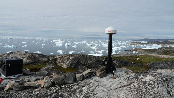 GNSS-målestation ved Isfjorden i Ilulissat.