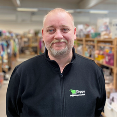 Butikschef Johnny Sørensen glæder sig til en festlig dag.