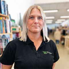 Butikschefen Vibeke Pedersen glæder sig til at åbne dørene til den nye Kirppu-butik i Herning.