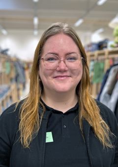 Butikschef Naja Jørgensen glæder sig til at byde hele byen indenfor til fødselsdagsfest for både store og små.